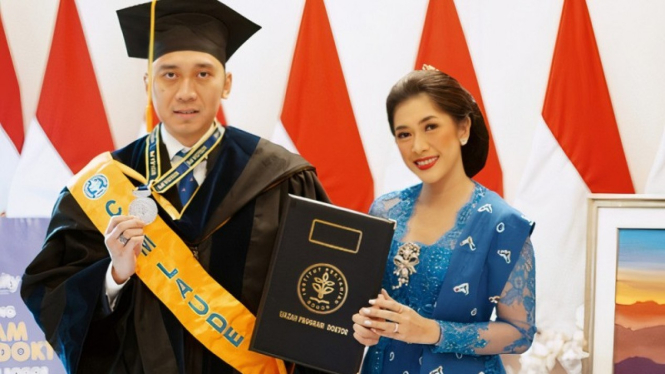 Edhie Baskoro Yudhoyono (Ibas) wisuda
