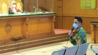 Plt Bupati Bandung Barat Hengky Kurniawan bersaksi di sidang korupsi bansos