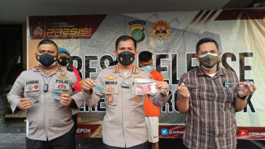 Pembobol mesin ATM berhasil diringkus saat melancarkan aksinya di sebuah SPBU di Cimanggis Depok.