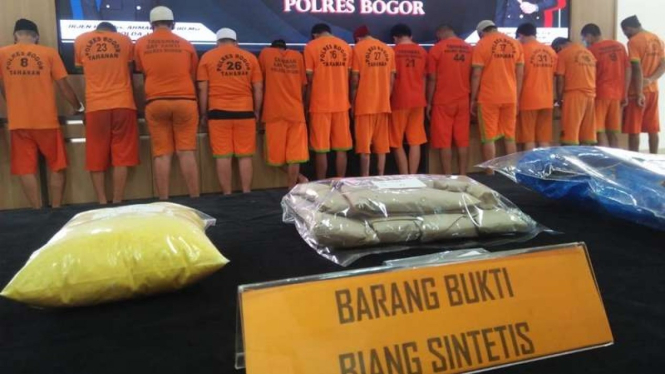 Polisi mengamankan pelaku kasus penyalahgunaan narkoba