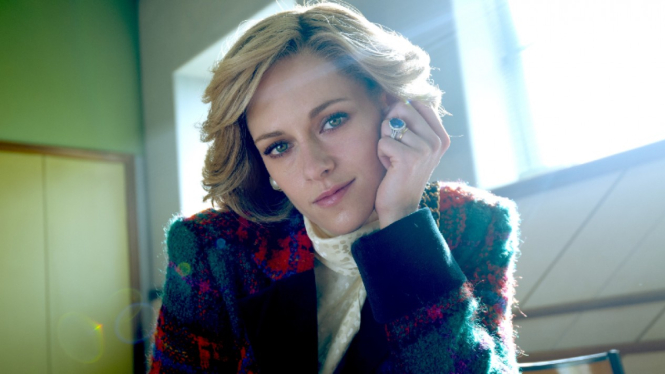 Kristen Stewart sebagai Putri Diana di film Spencer.