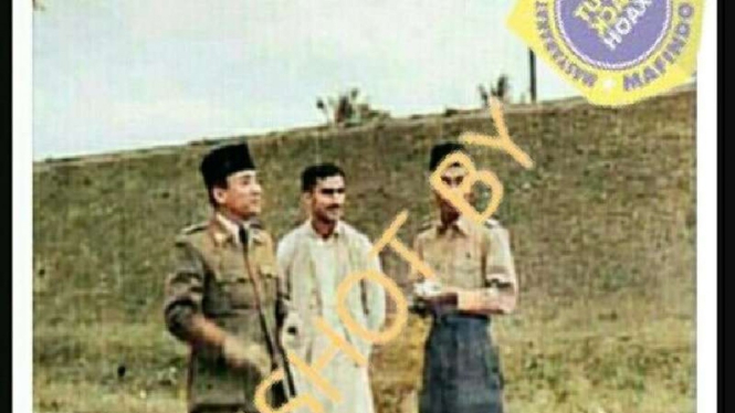 Foto hoax pria yang bersama Soekarno disebut ayah Habib rizieq