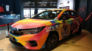 Modifikasi Honda City Hatchback oleh Nevertoolavish.