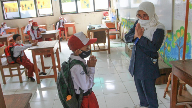 Hari Pertama Pembelajaran Tatap Muka di Masa Pandemi Covid-19