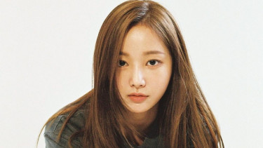 Yeonwoo eks MOMOLAND.