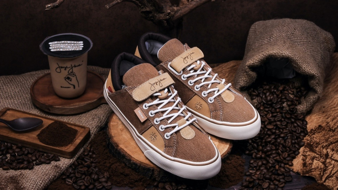 Sepatu daur ulang