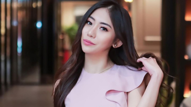 Ayu Thalia atau Thata Anma.