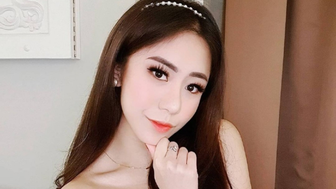 Ayu Thalia atau Thata Anma.