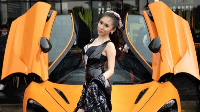 Ayu Thalia atau Thata Anma.