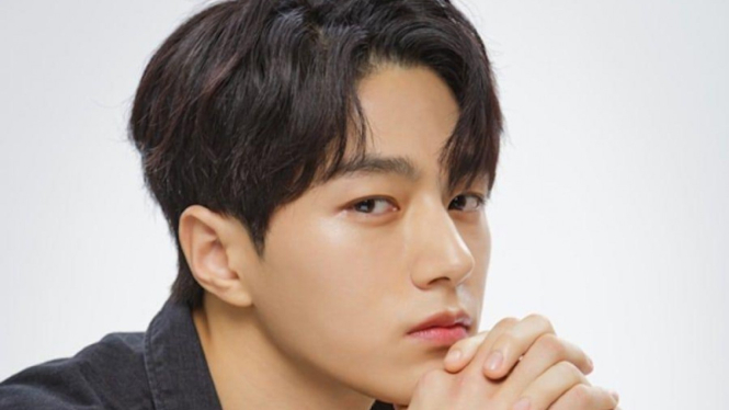 Kim Myung Soo.