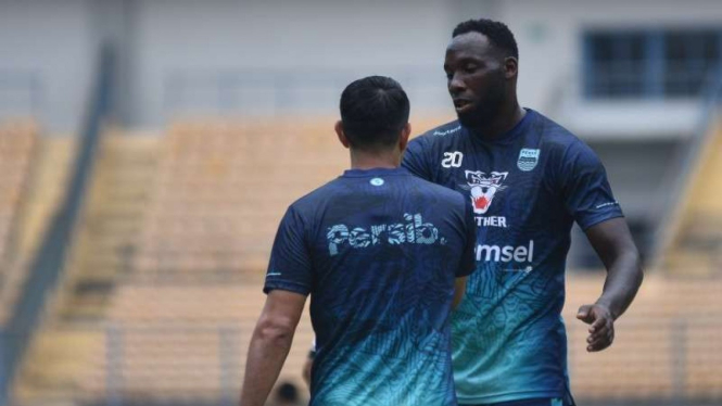 Bomber Persib Bandung, Geoffrey Castillion.