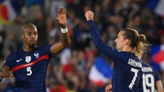 Pemain Prancis rayakan gol Antoine Griezmann.