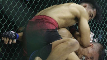 Mario Satya bertarung dengan Yacub Christ di Fight Night 47 One Pride MMA