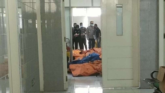Jenazah korban kebakaran Lapas Tangerang saat di RSUD Tangerang.