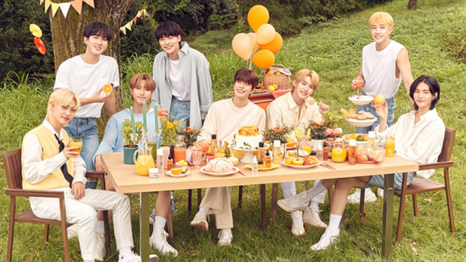 Stray Kids.