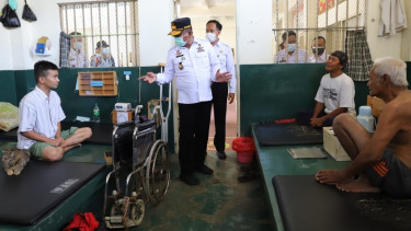 Kepala Kanwil Kemenkumham Jatim Krismono mengecek Lapas Madiun (Foto ilustrasi).