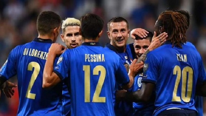 Timnas Italia merayakan gol