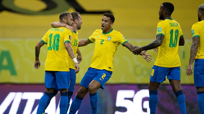 Selebrasi pemain Timnas Brasil usai bobol gawang Peru