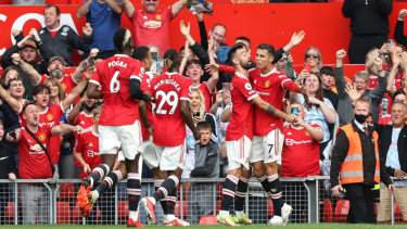 Pemain Manchester United merayakan gol Cristiano Ronaldo