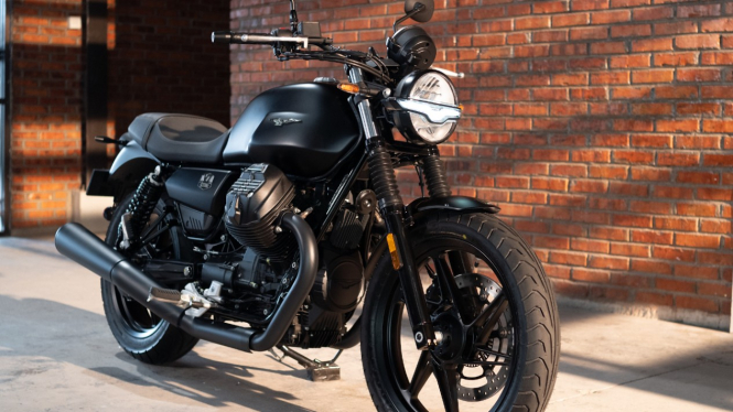 Moto Guzzi New V7 Stone.