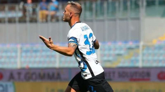Bek Inter Milan, Federico Dimarco rayakan gol.