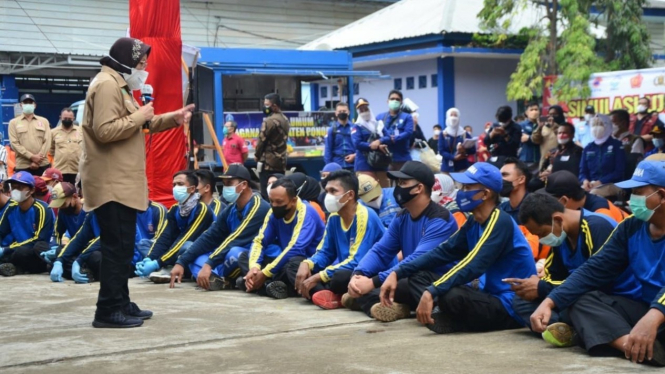 Mensos Risma ikut serta dalam simulasi evakuasi mandiri