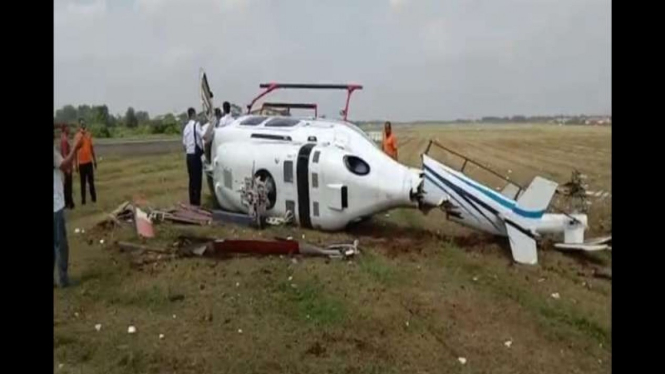 Helikopter latih jatuh di landasan Bandara Budiarto, Tangerang