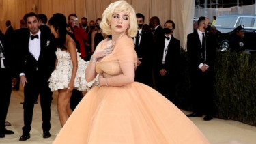 Billie Eilish di Met Gala 2021.