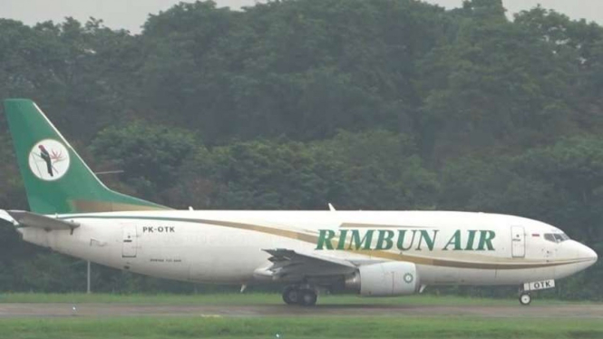 VIVA Militer: Pesawat Rimbun Air