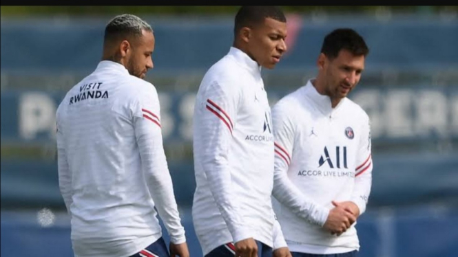 Trio penyerang PSG, Lionel Messi, Kylian Mbappe, dan Neymar. 