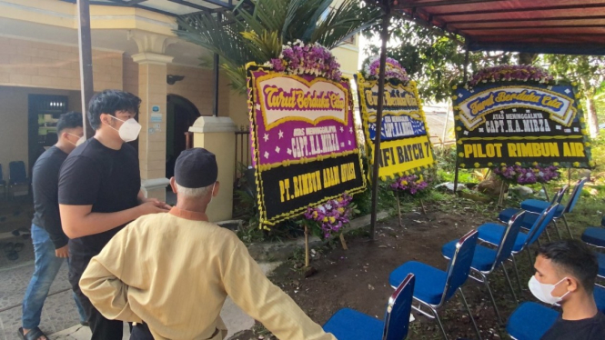 Kediaman rumah pilot Rimbun Air Kapten Mirza