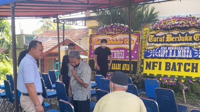 Kediaman rumah pilot Rimbun Air Kapten Mirza