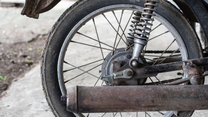 Knalpot motor
