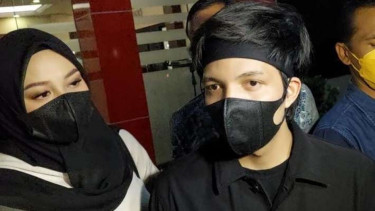 Kreator konten Atta Halilintar didampingi istrinya Aurel Hermansyah.