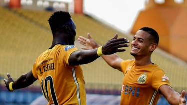 Striker Bhayangkara FC, Ezechiel N'Douassel