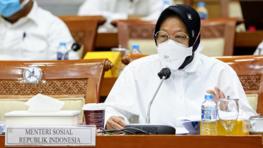 Menteri Sosial Tri Rismaharini