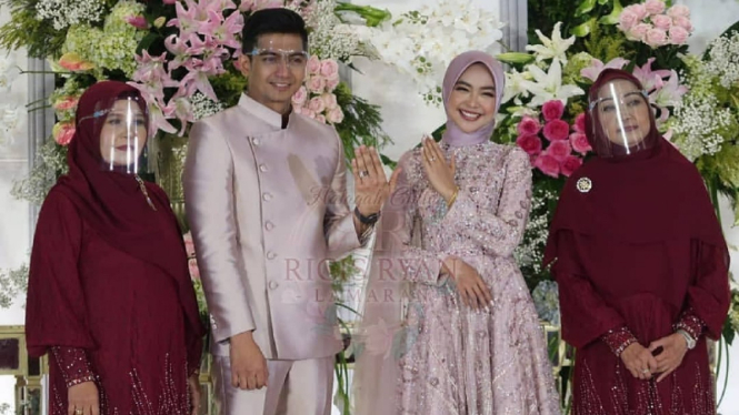 Lamaran Ria Ricis dan Teuku Ryan.