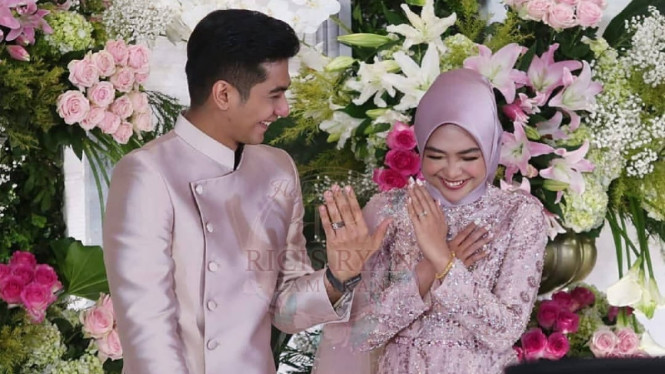 Lamaran Ria Ricis dan Teuku Ryan.