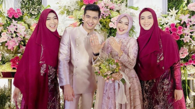 Lamaran Ria Ricis dan Teuku Ryan.