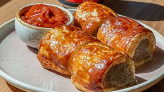 Resep Sausage Rolls Dengan Saus Tomat, Enak dan Gurih