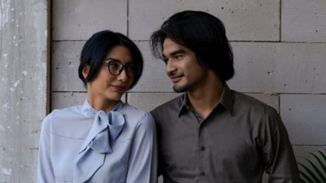 Tyas Mirasih dan Tengku Tezi