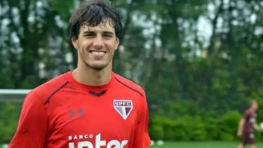 Mantan kiper Sao Paulo, Lucas Maticoli