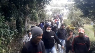 Ratusan warga setop aksi penggusuran oleh PT Sentul City.