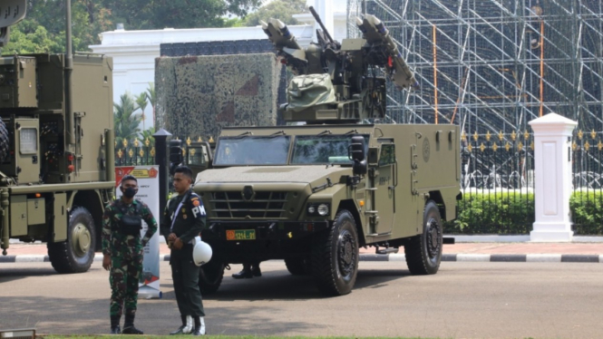 HUT TNI ke 76, TNI Gelar Pameran Alutsista di Depan Istana