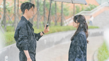 Jang Ki Yong dan Song Hye Kyo di drama Korea Now We Are Breaking Up.