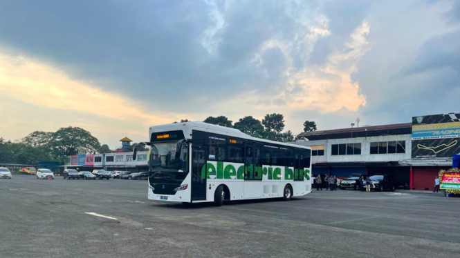 Bus listrik rancangan MAB.