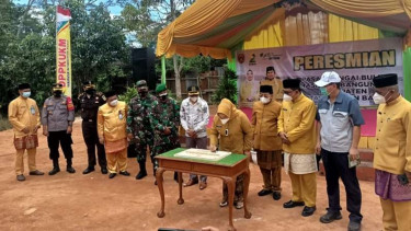  Peresmian pembangunan Pasar Sungai Bulin di Kotawaringin Barat