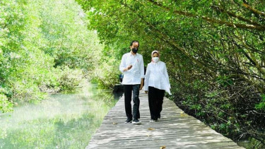 Presiden Jokowi dan Ibu Negara Iriana di Taman Hutan Raya Ngurah Rai.