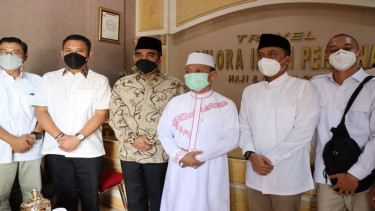 Sekjen Partai Gerindra Ahmad Muzani bersama ustaz Das'ad Latif