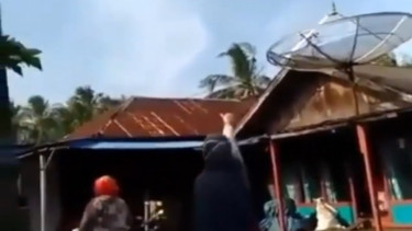 Viral Angka 2 di Langit Bikin Heboh Emak-emak (Instagram/talkshow_ngakak)